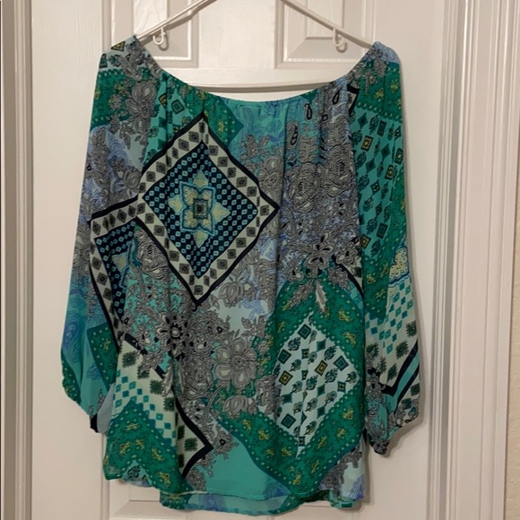 New York and Company Top - Picture 3 of 8